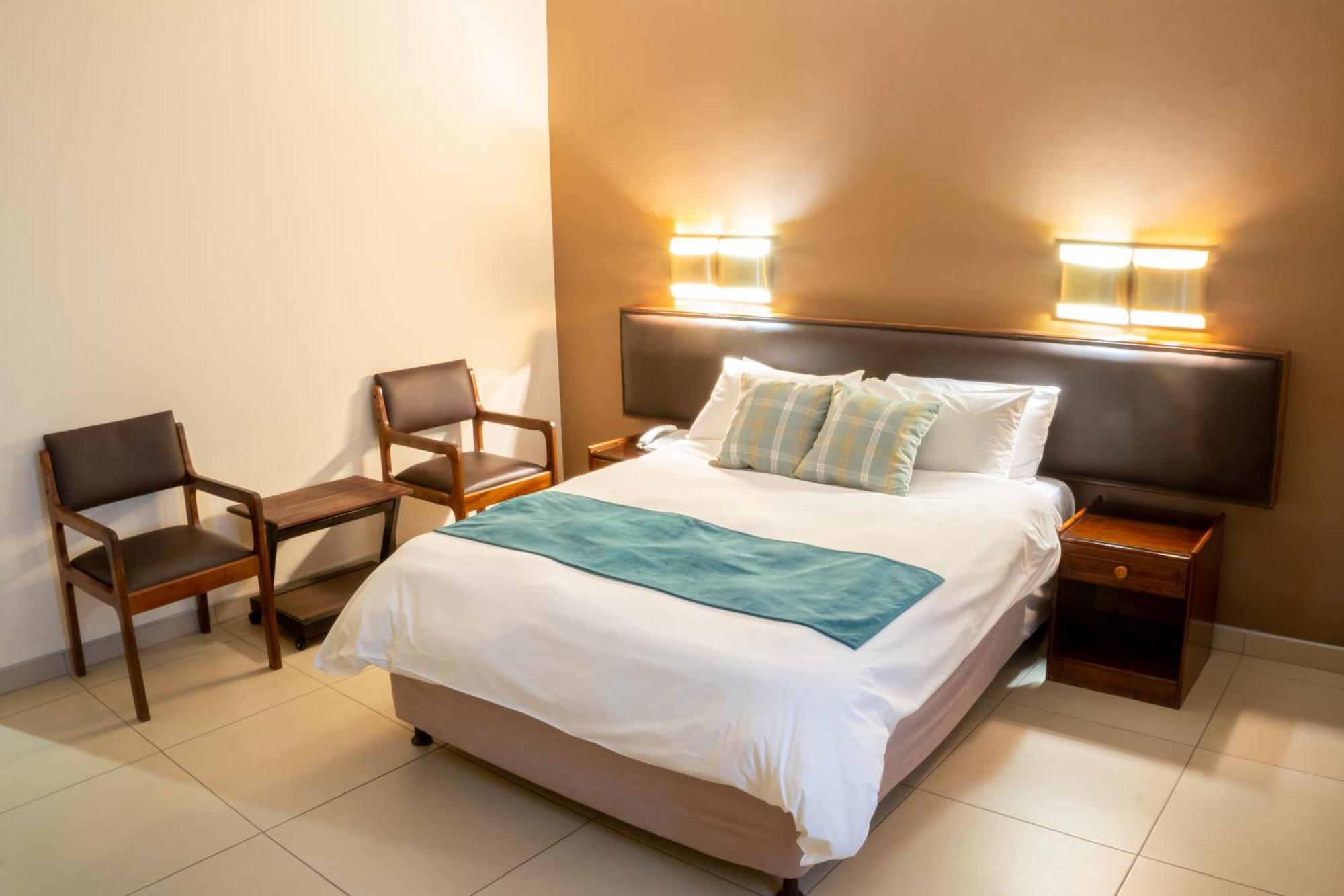 Elgro Hotel Potchefstroom Εξωτερικό φωτογραφία